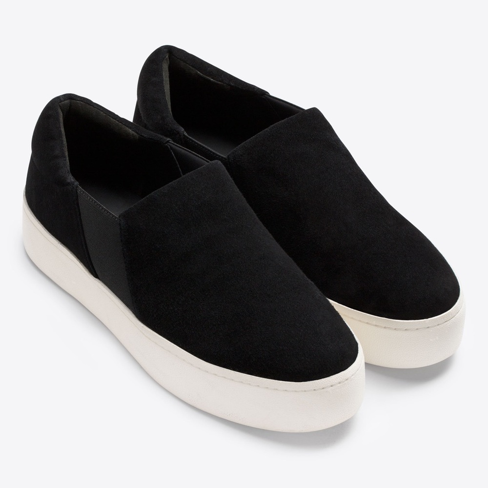 Vince Warren Sneaker in Black Suede